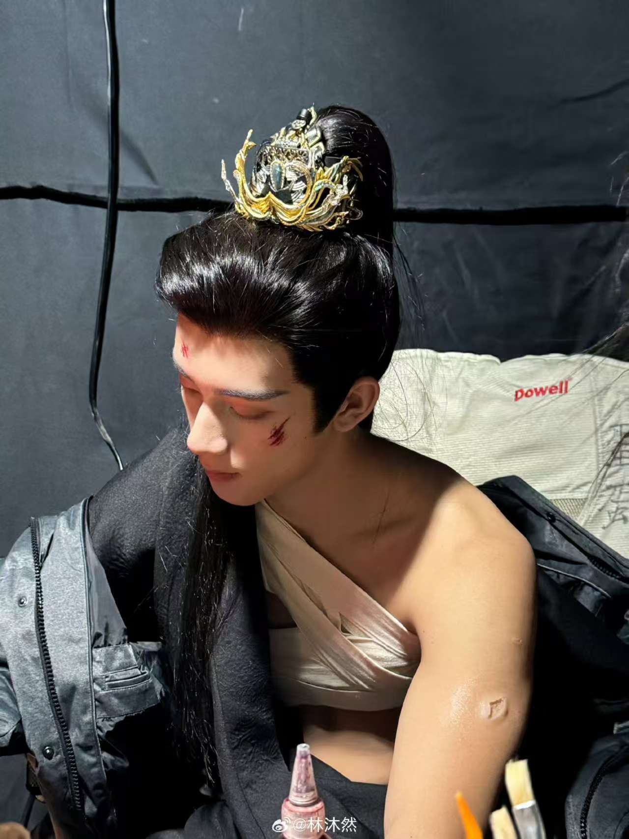 随元青坏的直白傻的让人心疼被大哥骗，被父亲利用，连活着都要顶着别人的名字，他明明