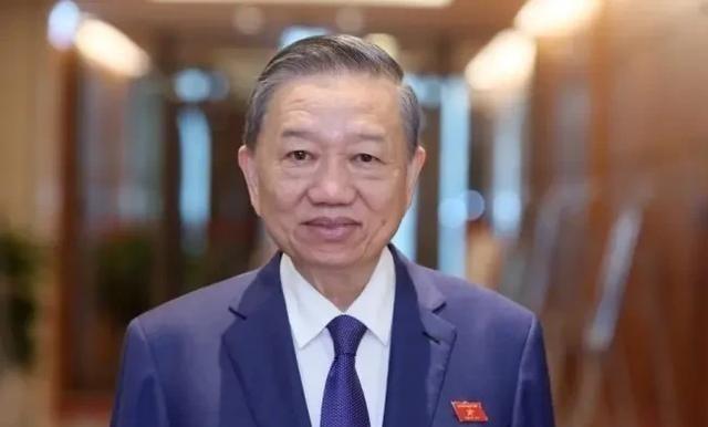 苏林真的是人才，买俄罗斯的武器很贵，买中国的武器没面子，于是他突发奇想，直接买印