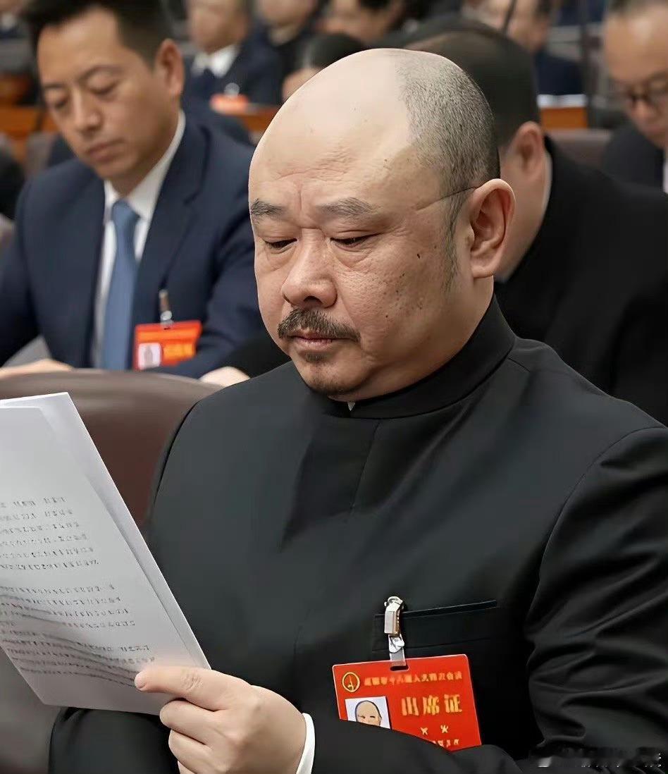 比较喜欢他的歌，希望刀先生今后能更好地为人民服务。 