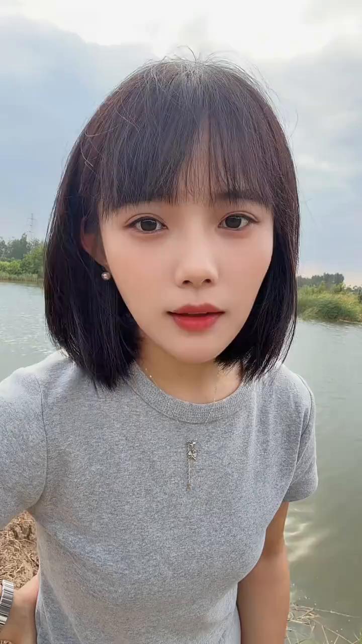 今天看到了一段非常震撼我的话，他是这样说的：八零后依然愿意用旧的模式去迁就父母，