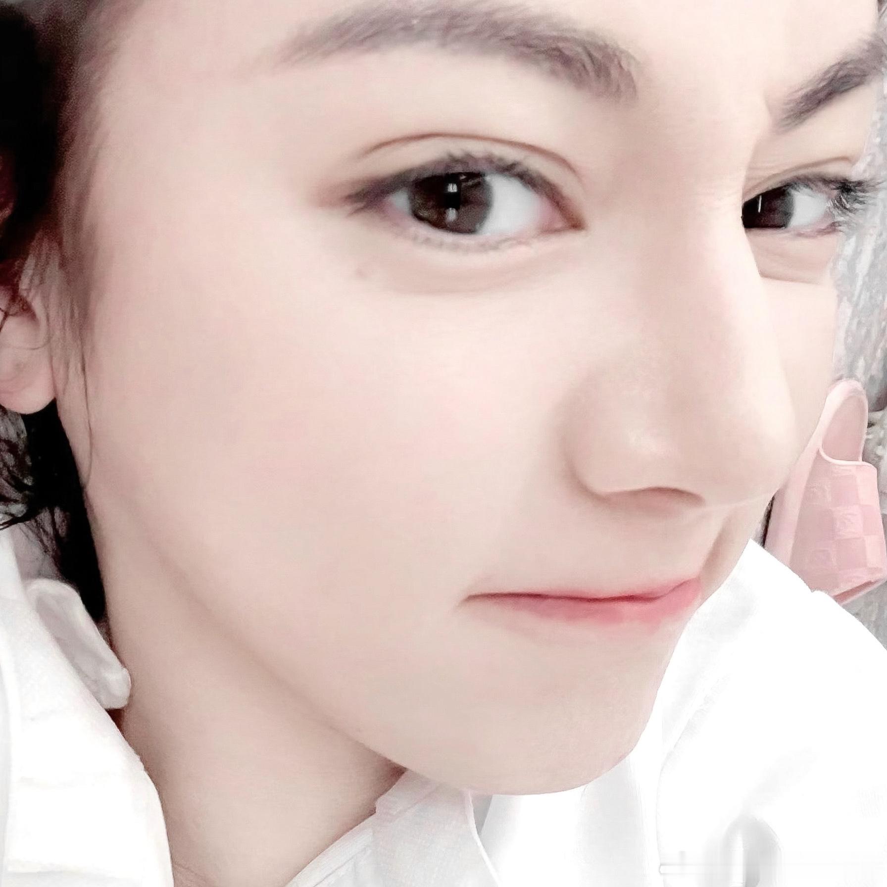 只是喜欢这个萌妹子而已