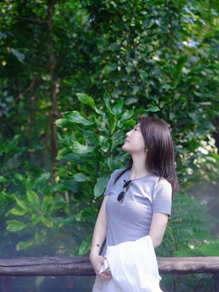 在绿意盎然中，享受宁静与美好。