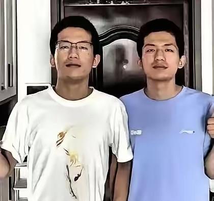 全网刷屏！安徽双胞胎高考只差1分，从未补过课，清华直接找上门！
 
今年最让人惊