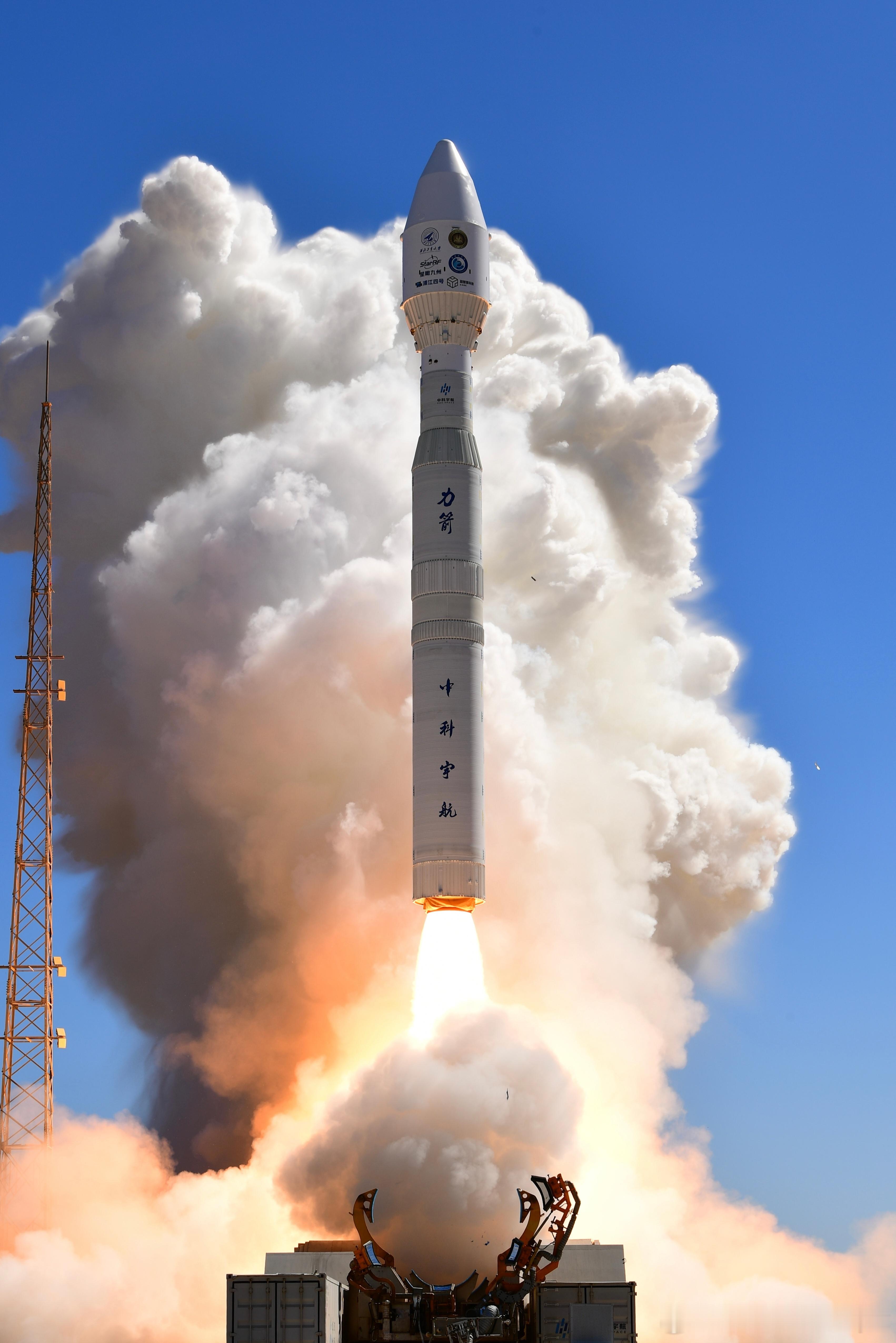 北京时间今天12时03分，力箭一号遥十八运载火箭在酒泉卫星发射中心东风商业航天创