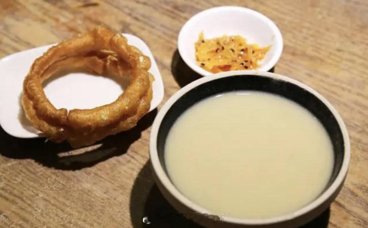 北京年味 北京小烤鸭申请出战！大家过年旅游别忘了来北京喝豆汁儿、吃烤鸭、炒肝儿哟