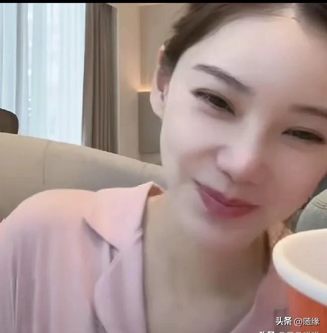 网友太敢问了！
汪小菲现在有三个孩子了，他最喜欢哪一个？他对小儿子的态度怎么样？