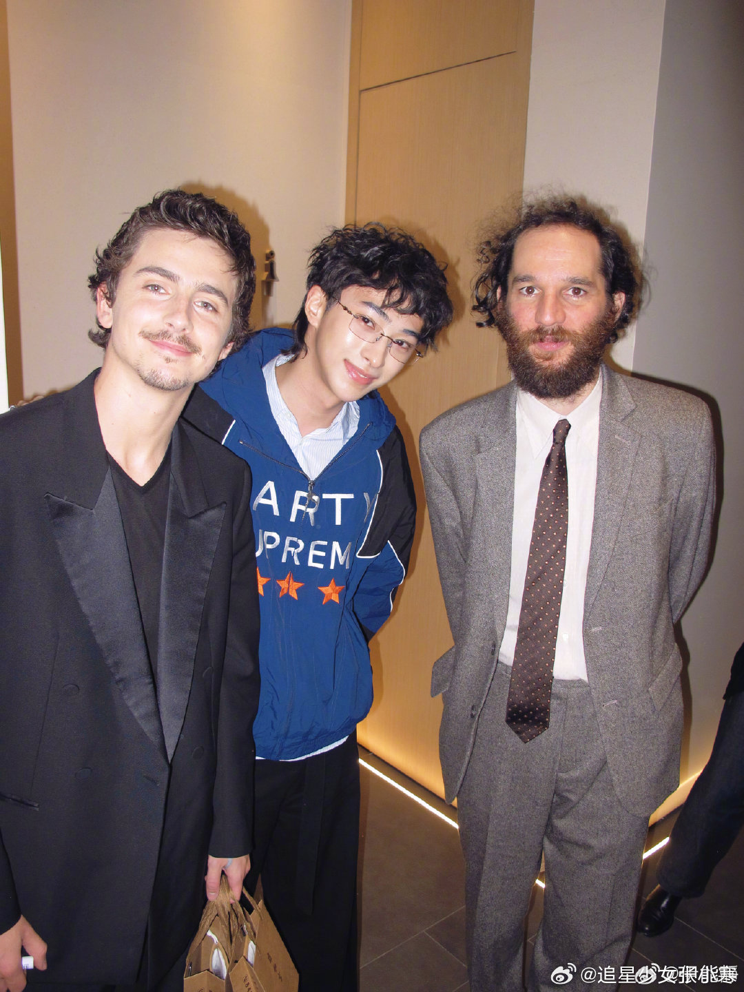 伊能静晒恩利甜茶合照伊能静晒恩利与甜茶合照 伊能静晒恩利与甜茶合照，这是什么神仙