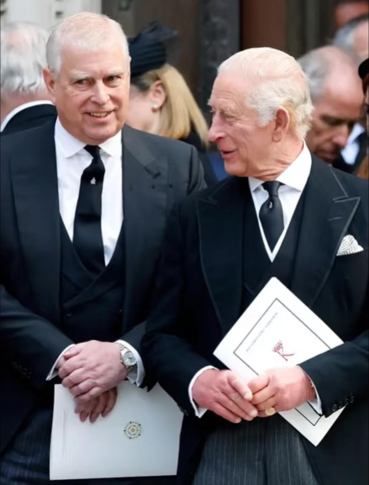 现代的王室果然还是要脸面的，

一看事情风向不对，王子的尊号说扒就扒。

近来，