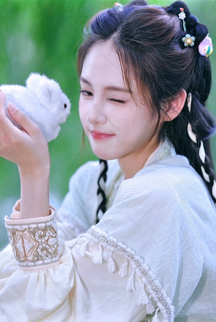 王星越[超话]王星越给王可拧瓶盖花儿与少年 花少团互相照顾的氛围太美好，拧瓶盖这