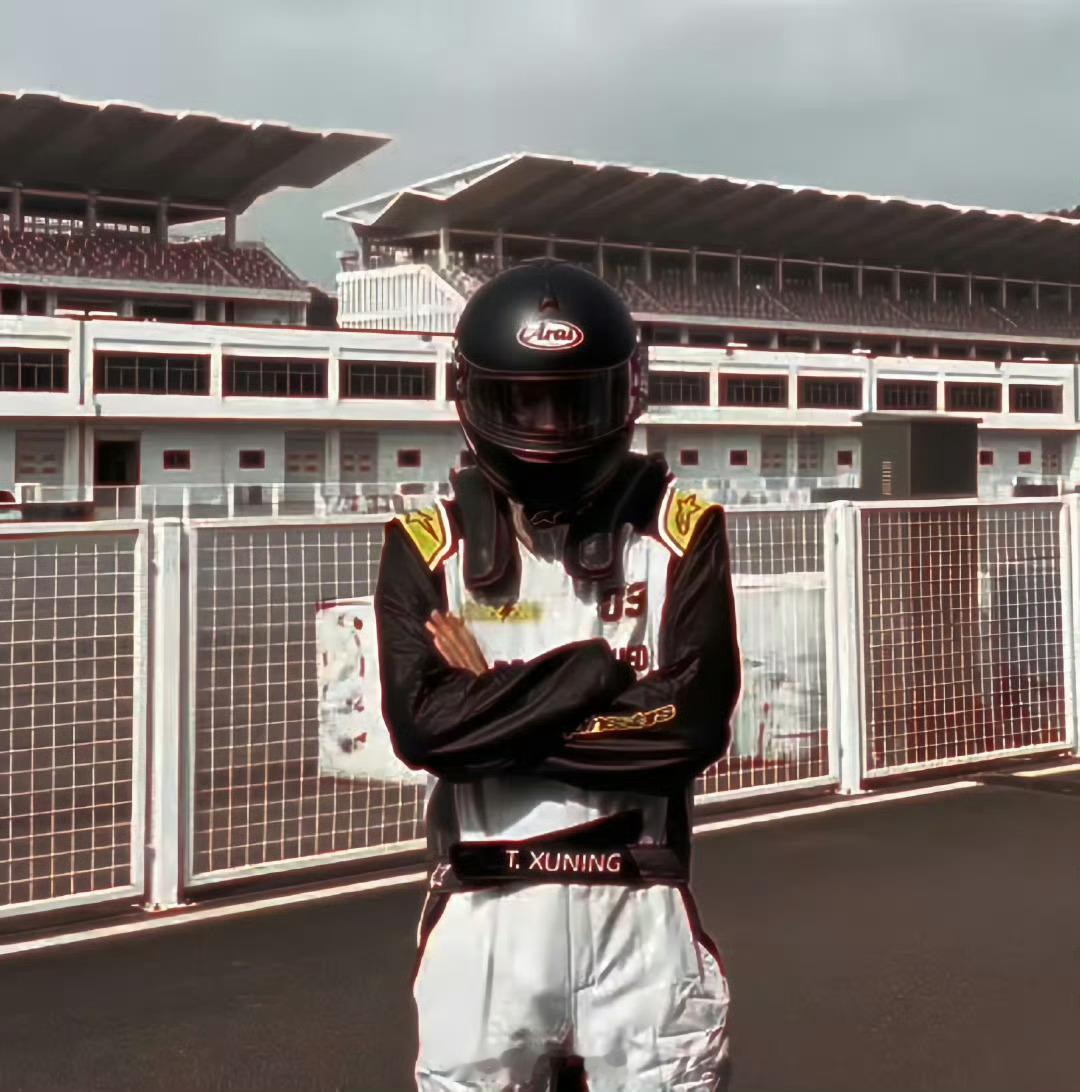 酷，帅，飒，田栩宁是展现的淋漓尽致啊～[流鼻血][流鼻血][流鼻血]田栩宁第一支