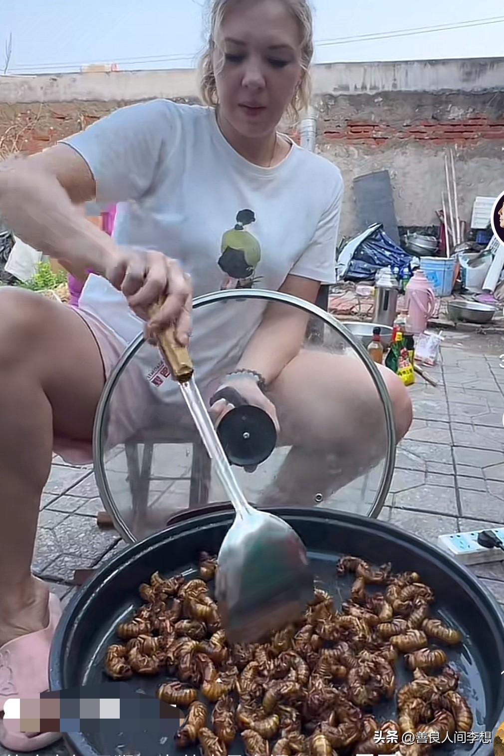 没想到老外也好这一口，真的是入乡随俗啊！

小时候我记得知了猴抓回家是喂鸡的，那