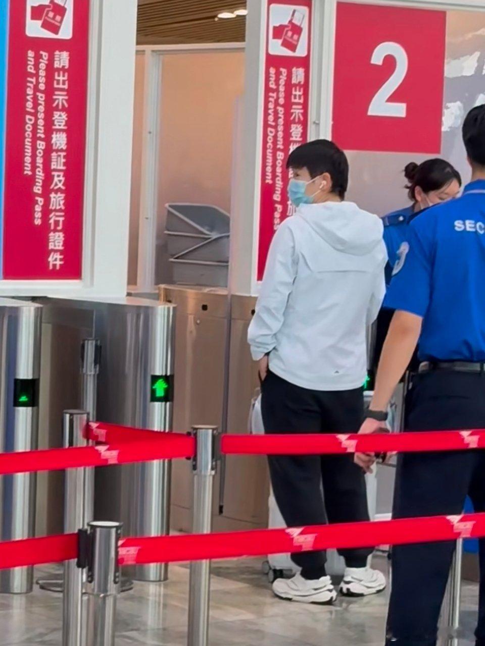 莎莎到机场啦～ ​​​