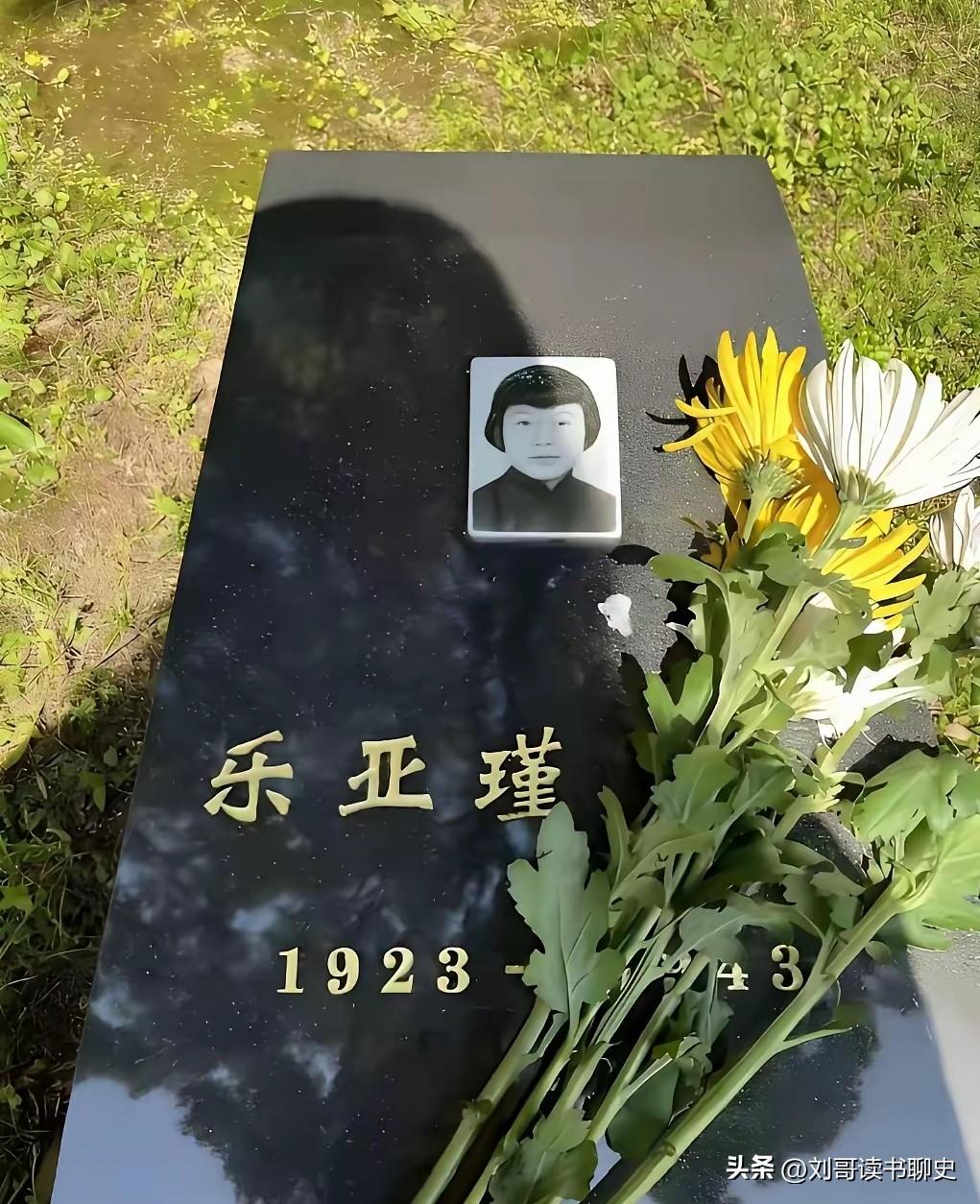 她20岁掌管全军经费，被敌人钉在门板上，至死未吐一个字

1943年10月14日