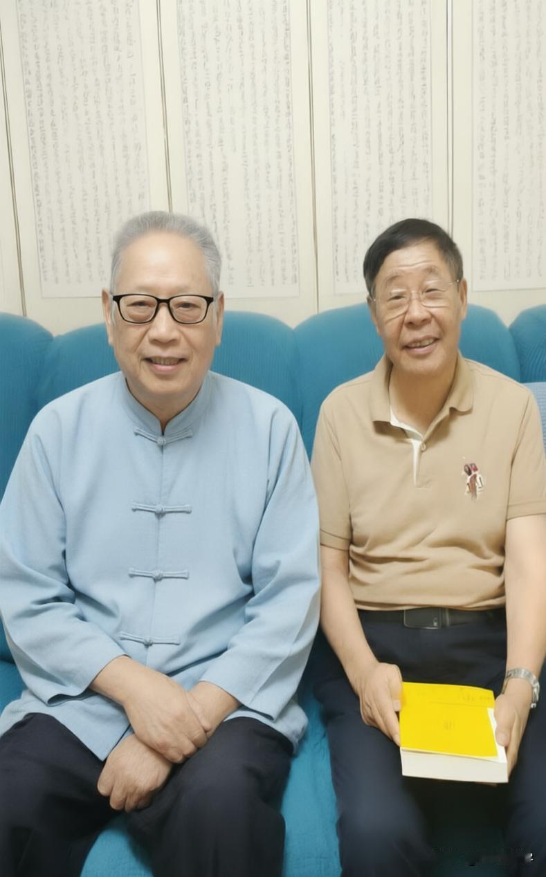 赠文友·司新国：新国真奇人，花甲始烹文。饱览书万卷，笔下能通神 笔墨飘香老有所乐