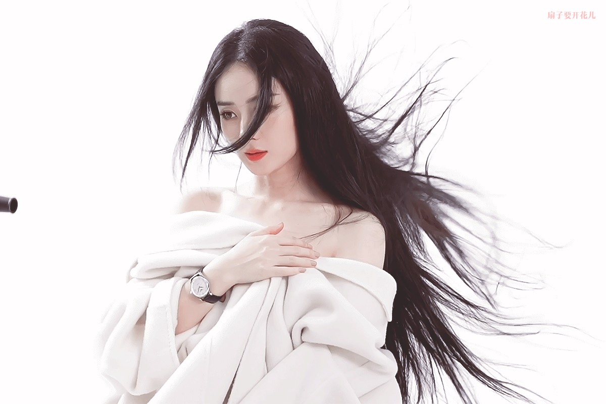 #赵丽颖美人肩#  怎么可以有人这么好看啊[awsl][awsl] 一次又一次的