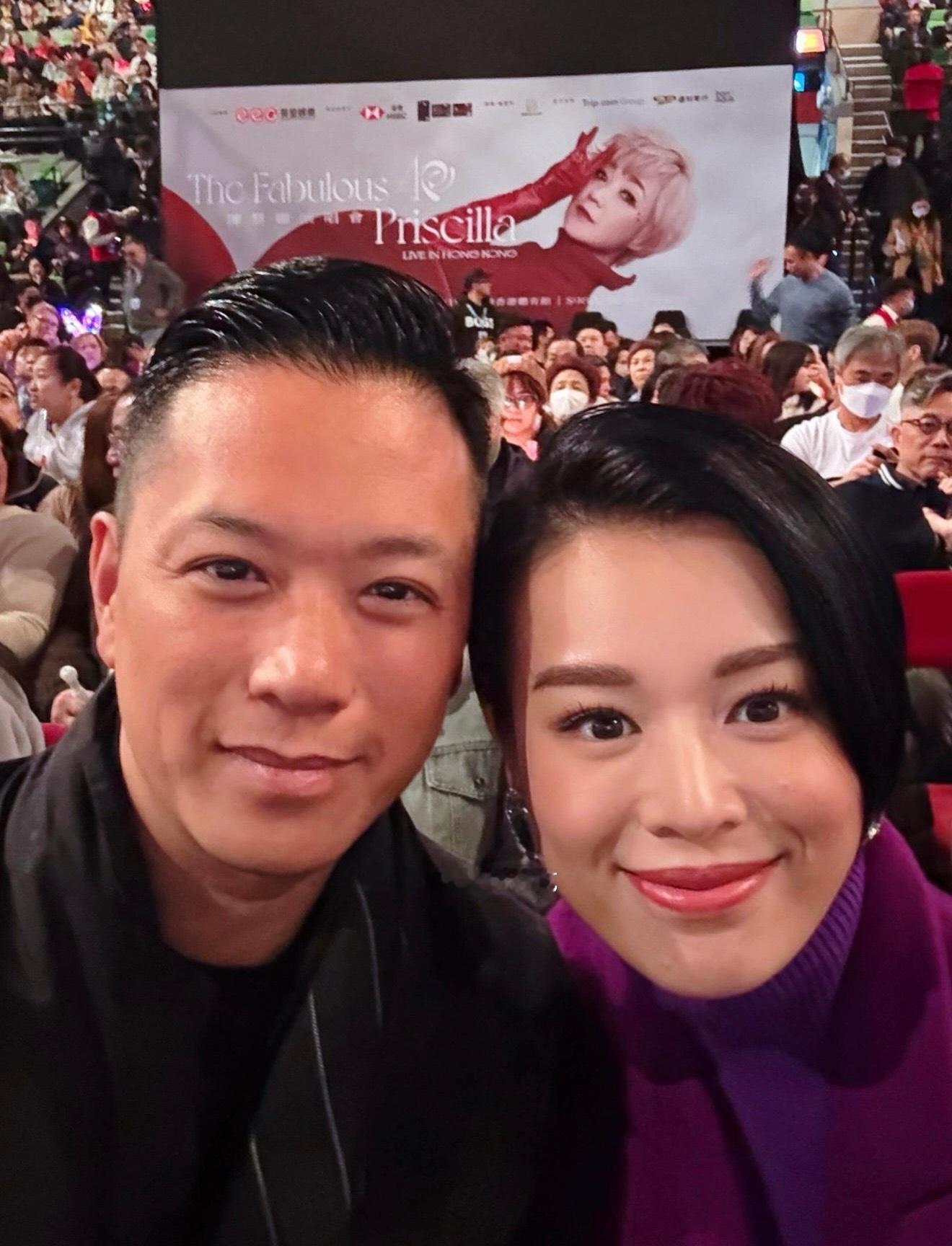 胡杏儿和老公去看陈慧娴演唱会 