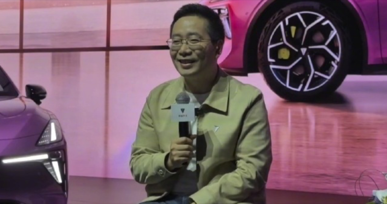 【深蓝董事长谈隐藏式门把手】深蓝汽车董事长谈新能源车安全问题，表示安全是基本要求