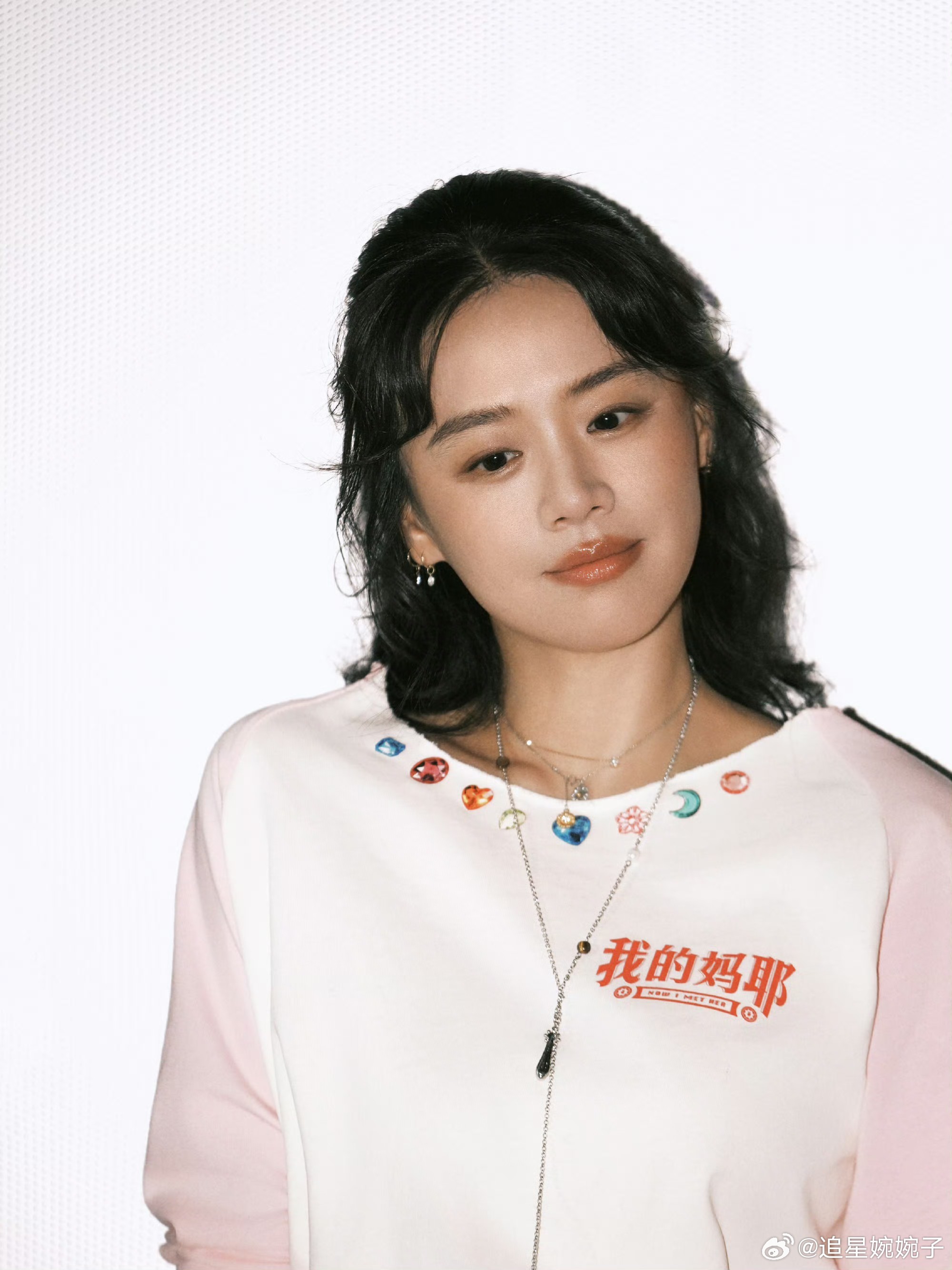 没人说过马思纯不是妍珍一眼沦陷反差魅力！马思纯日常温柔治愈，路演凭穿搭站姿秒变妍