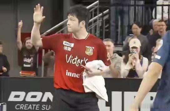 德国杯决赛樊振东3比1胜户上隼辅 萨尔布吕肯3-1奥克森豪森晋级决赛，国乒奥运冠