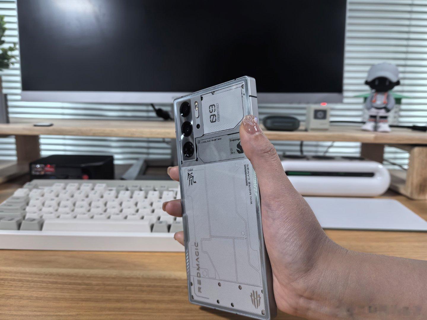 #手机摄像头太丑是谁的锅#咱就是说最近一些新出的手机的摄像头模组设计的有点太…具