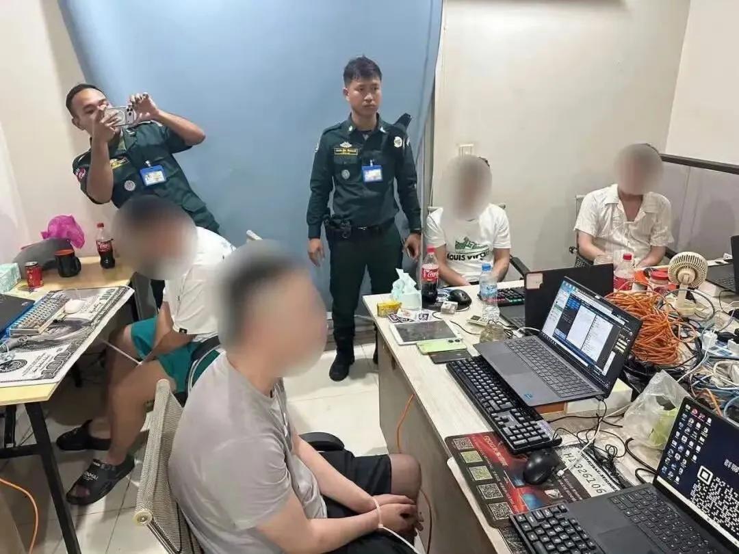 柬埔寨西港警方查获一处涉嫌从事网络诈骗的窝点，7名中国男子被抓。

8月21日，