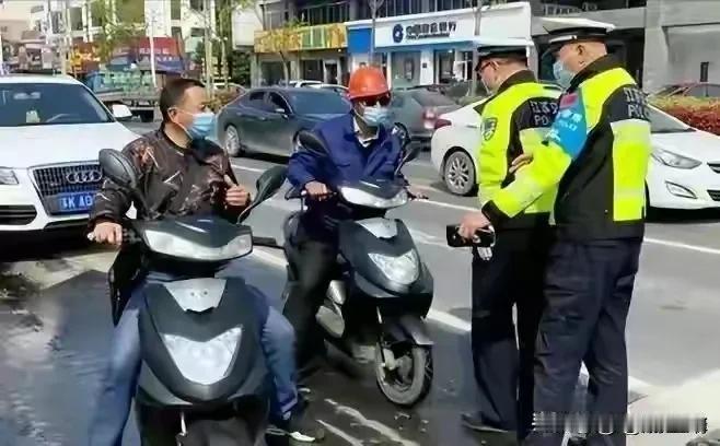 根据国情，电动车完全可以按照轻便摩托车技术标准生产并归入轻便摩托车类，驾照的取得