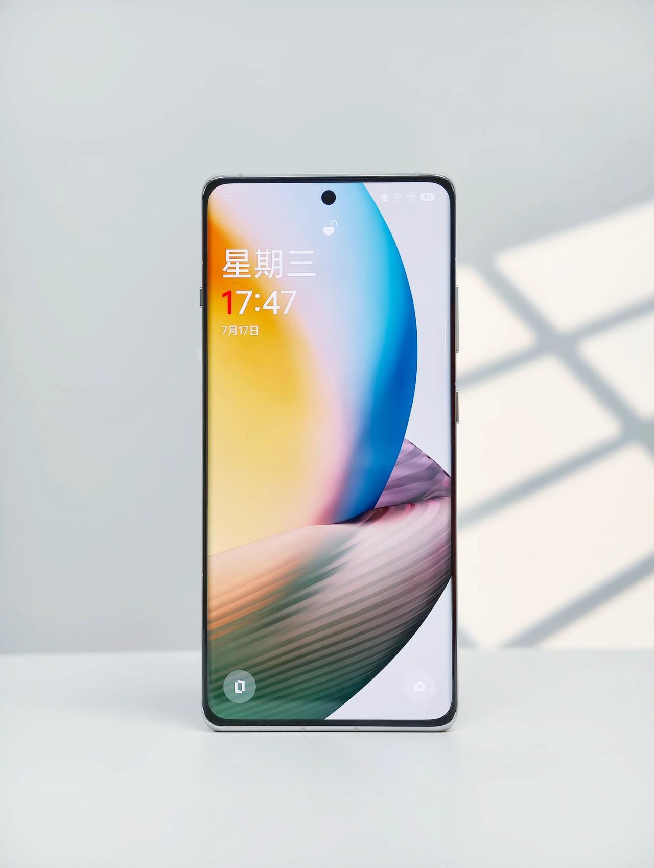 一加Ace3 Pro真机，纯白陶瓷的质感只有拿到手上才知道，4000元价格段，有