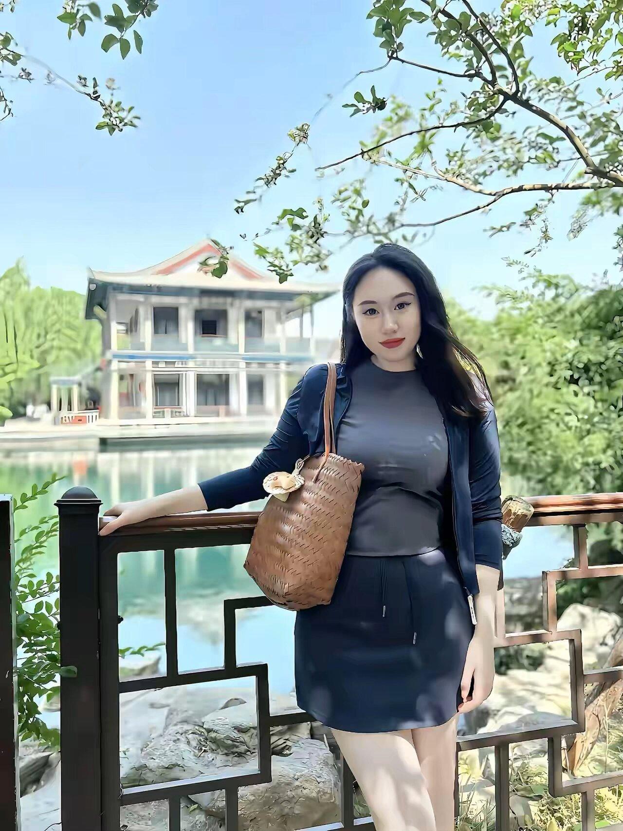 如果一个女人 能和一个婚内的男人，保持长久的关系， 不是因为两个人之间真有感情，