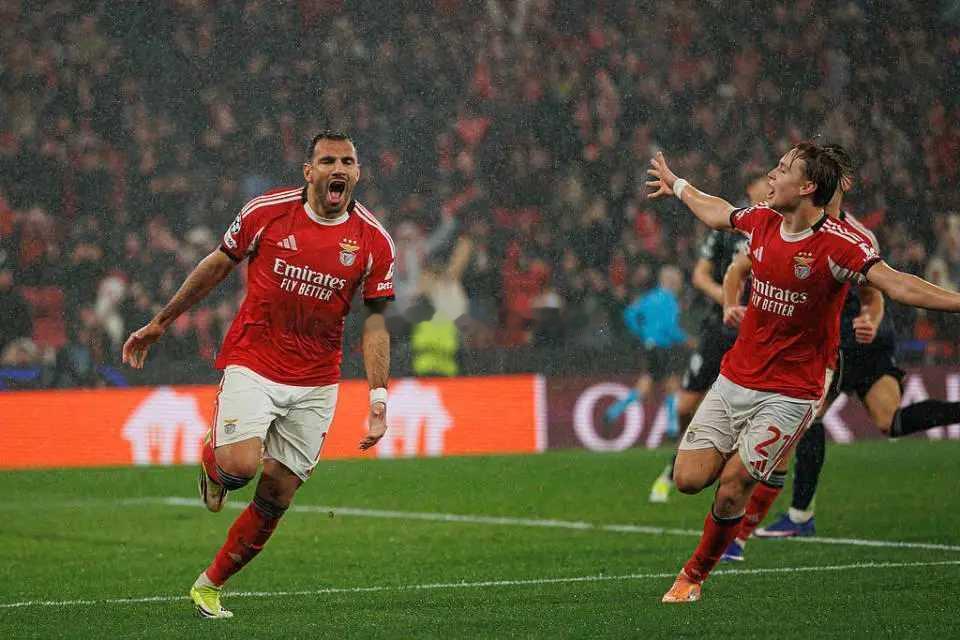 欧冠综述：英超5队直通16强！皇马+大巴黎进附加赛，穆帅压哨晋级欧冠杯 北京时间