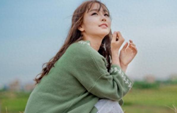 30岁了还没结婚？这不是你的错
 
你看，怎么就好像到了某个年龄，生活里就自动设