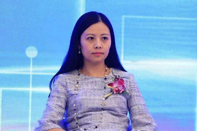 今天的大瓜，私募魔女李蓓旗下的研究员转行做家政去了！看履历还是很优秀的，但股市不