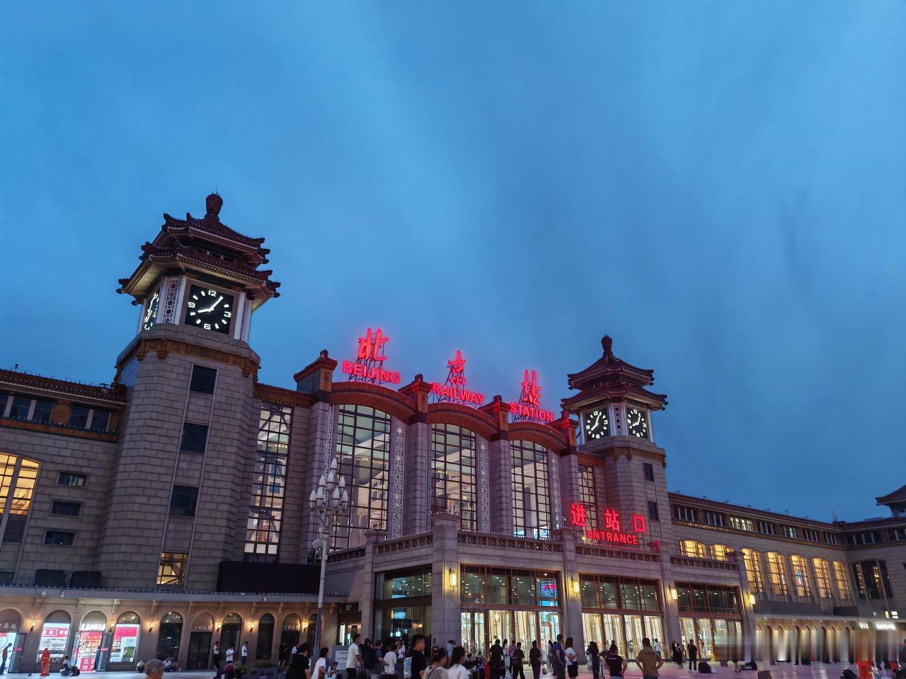 成功就是，反复做一件事情，琢磨后再做，不断从做中提升。
好好思考自己的特长是什么