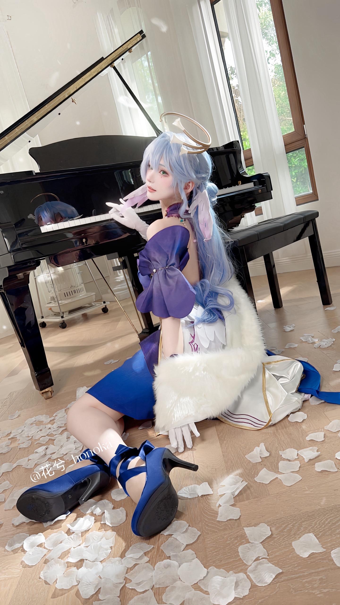 午安，知更鸟小姐。御姐爆改少女