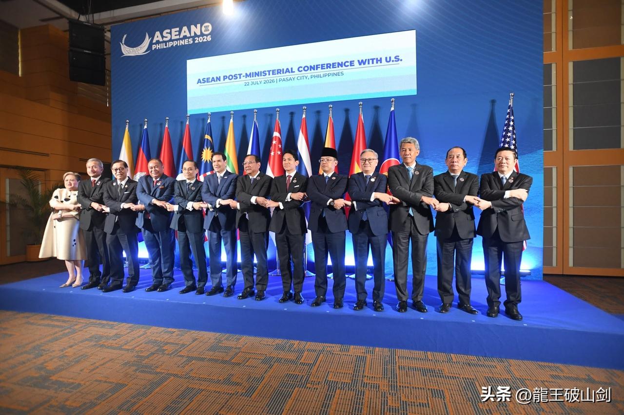 美印异口同声：印太自由航行。美国、印度先后与东盟举行了外长会议，两国都着重强调要