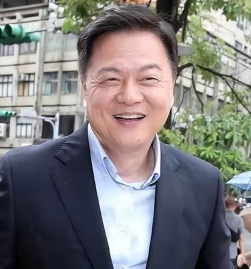 台湾的“周锡玮”是台湾统派的代表人物之一吗？
是的，周锡玮是台湾岛内立场鲜明、影