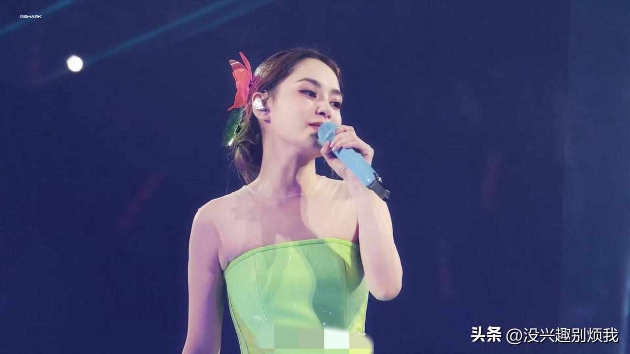 阿娇连汗珠都清晰可见的美貌