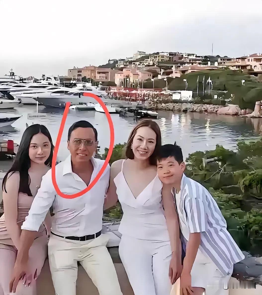 用一句话证明你认识他，不能不许说名字