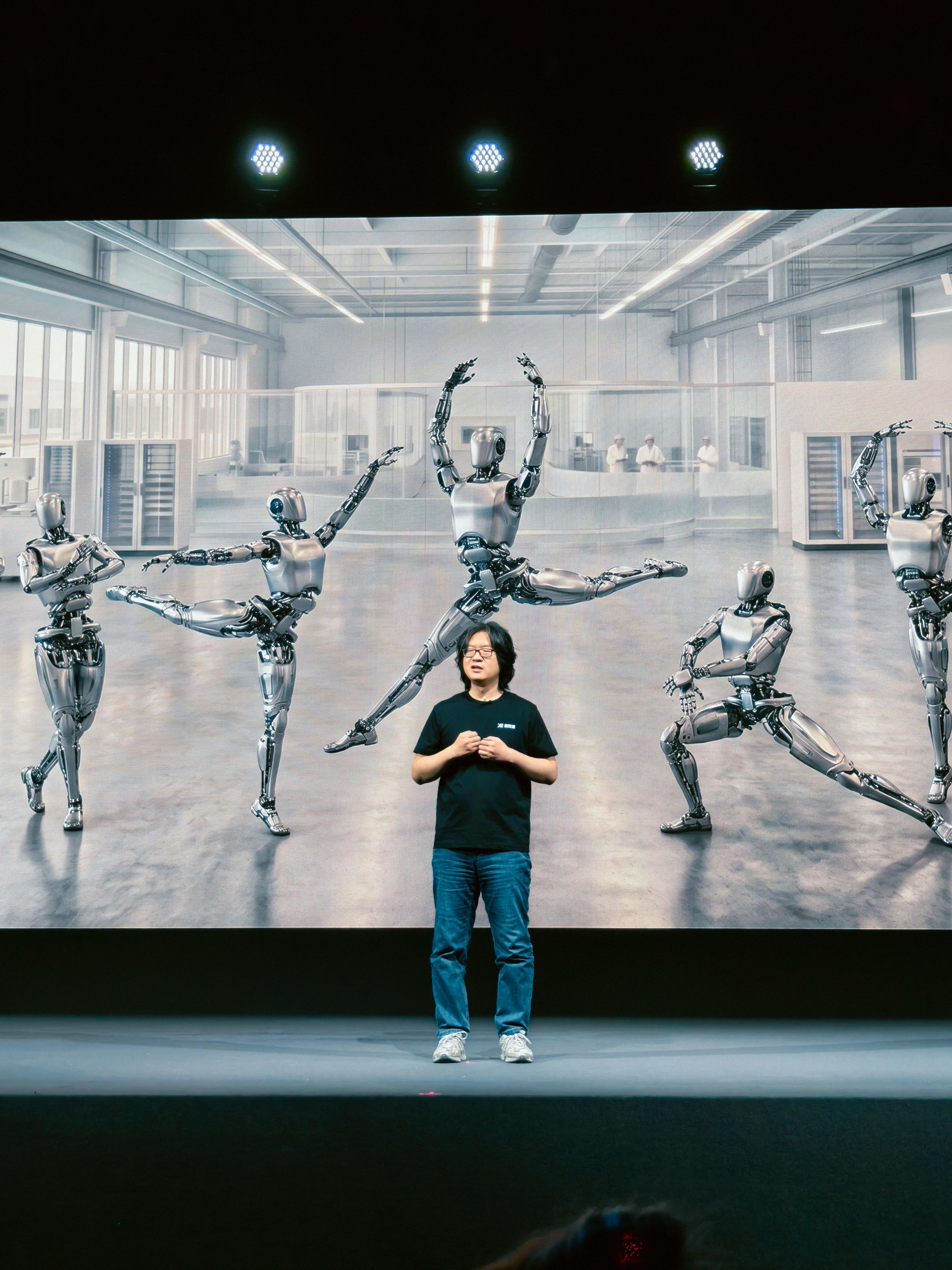 自变量说了：机器人，要有脑子～而不是四肢发达头脑简单的工具（命令行机器人）🤖自