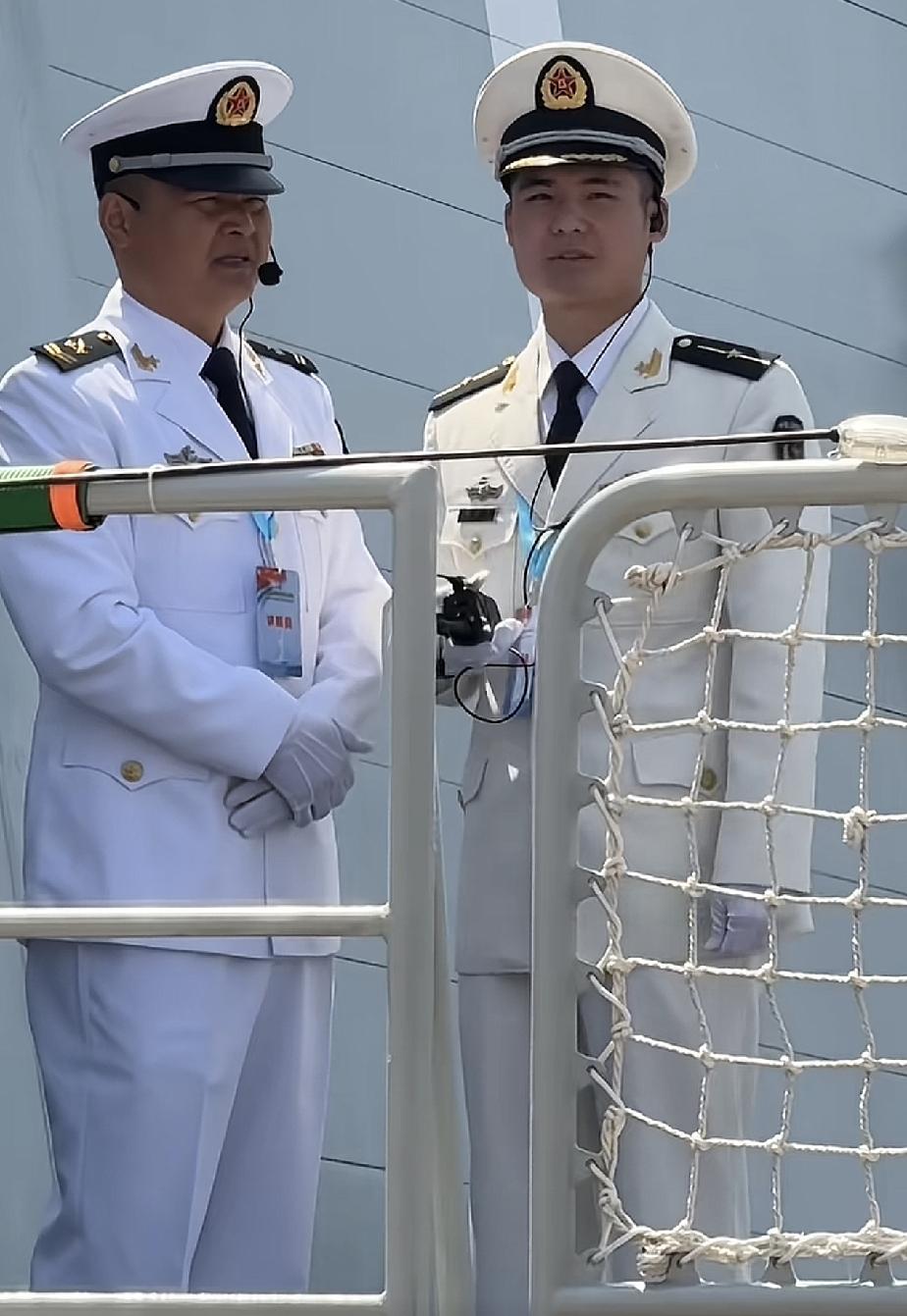 一级上士和排长在一起，到底是谁在给谁汇报工作呢？