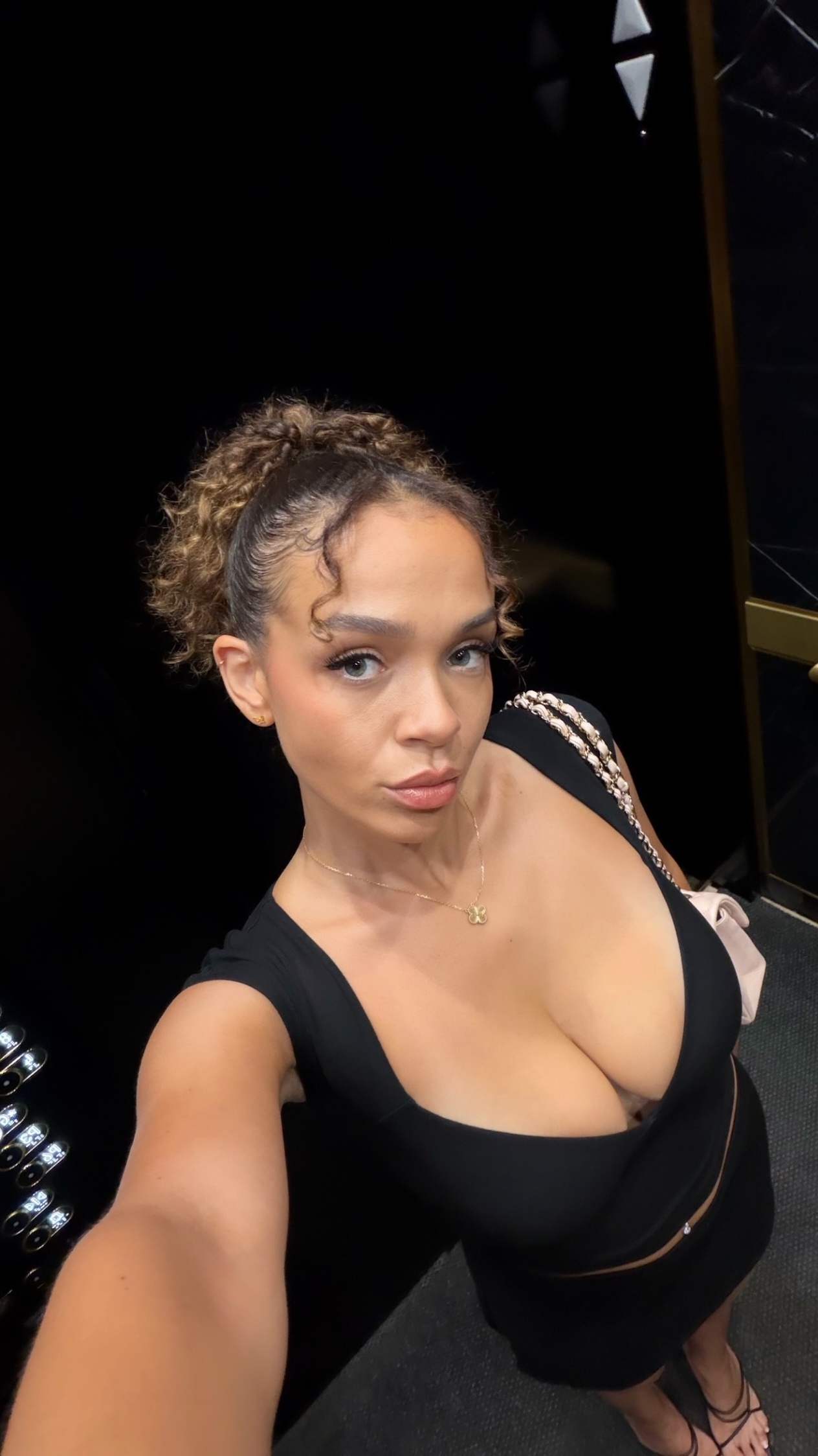 以赛亚乔的女友Emma晒照雷霆