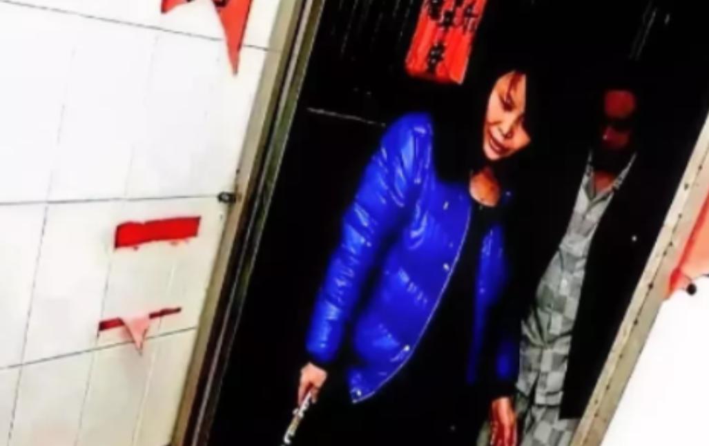 2021年一房东以各种理由不退租客押金，租客为了报复房东买了300多个鸡蛋，分别