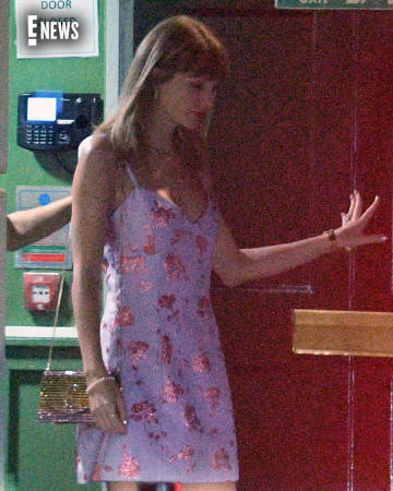 TaylorSwift头发短了也瘦了模糊也挡不住霉霉的美 短发造型又瘦又美，连模