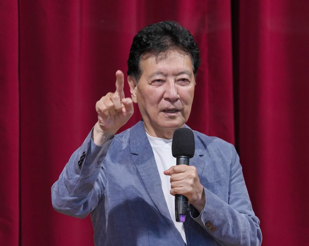 赵少康竟和沈伯洋同登绿媒头版

国民党主席选举进入倒数，资深媒体人赵少康爆料称，