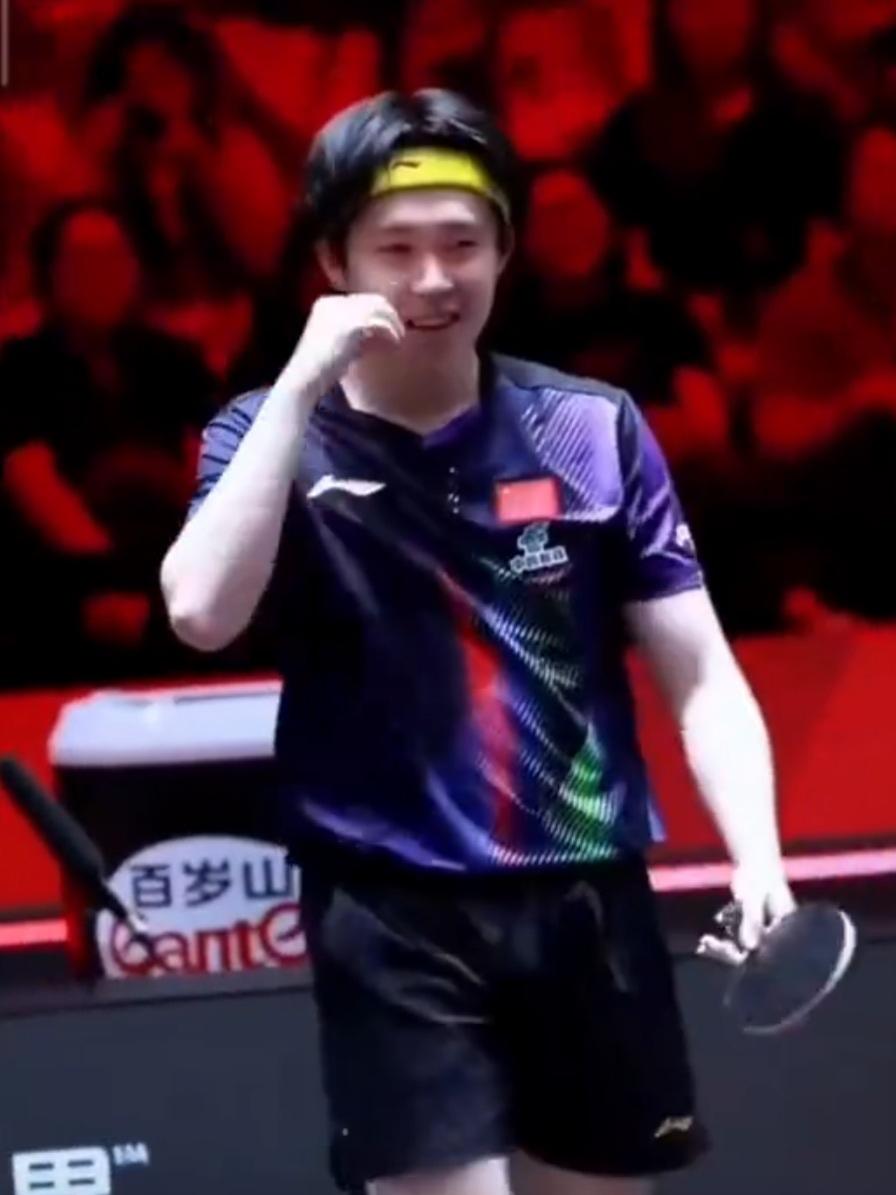 🏓 王楚钦3-0横扫卢伟，小组全胜晋级16强

4月1日，澳门单打世界杯男单小