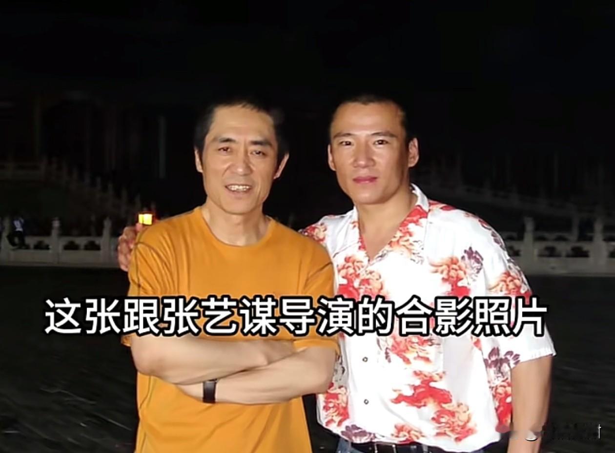 人名气越大官越大都是和颜悦色，接地气没架子，越是小人物越有脾气，越看不起人，细品