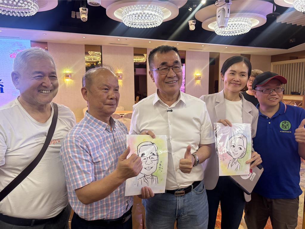 与新手爸妈交流 李四川：要当让年轻人通往未来的桥
国民党新北市长参选人李四川今（