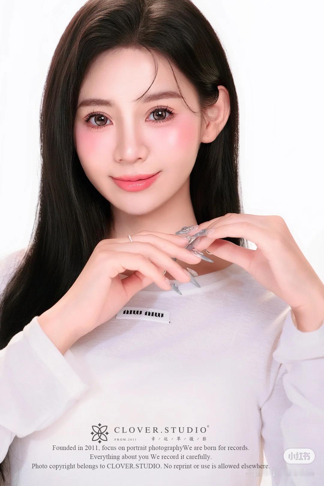 晒图笔记大赛美女穿搭写真