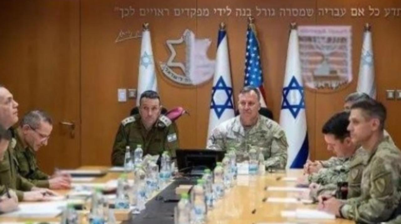 美国不敢打朝鲜，可不是因为心善，朝鲜和伊朗不同，朝鲜是真有核武器，还研发出能打到