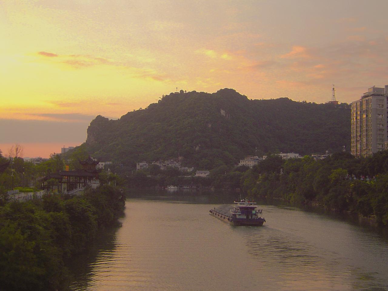 分享一下你随手拍下的城市夜景