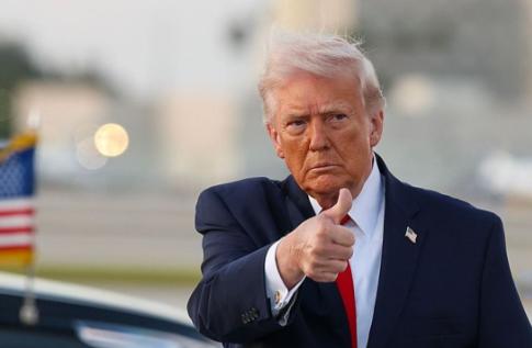 特朗普打出感情牌 

今天凌晨，美国总统特朗普在个人社交发文喊话德黑兰早日接受和